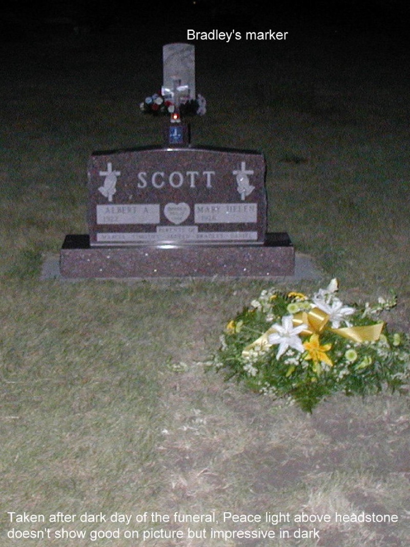 2004-07-29-52 Mom's Funeral.jpg